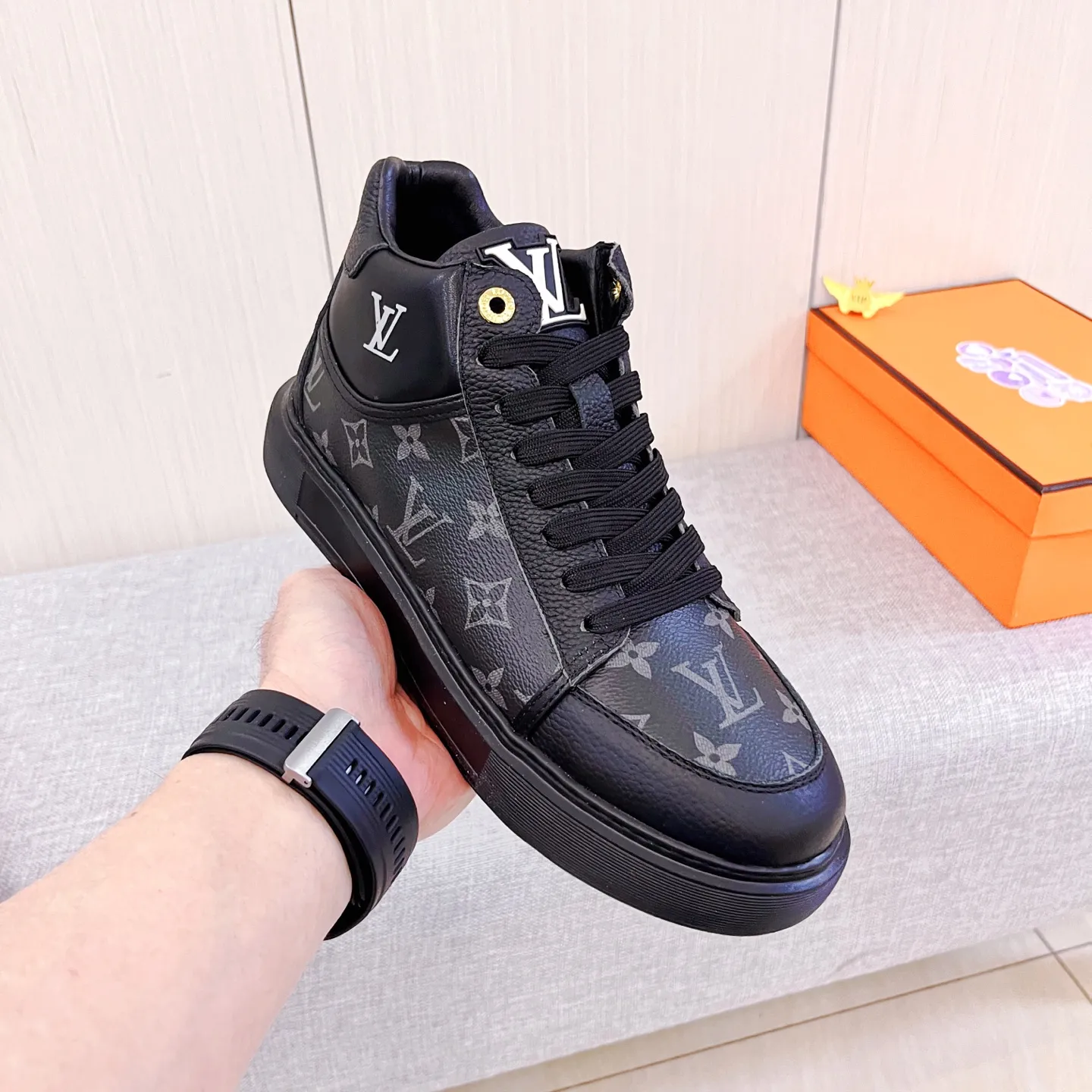 Men's Men's Shoes Men's Shoes 💰 460 Men's Men's Shoes 💰 [ LV ] 🔥 Louis Vuitton Men's high-end brand official website 1:1 latest masterpiece: the upper is made of Italian imported first-layer cowhide with a comfortable and breathable lining ➕ Made of the original non-slip and wear-resistant outsole 🔥, making walking more convenient and comfortable! An exclusive new model, a stunning work, a beautiful 1:1 replica [color] compared to the official quality! Create a fashionable personality to set off your uniqueness! A must-have for trendy men! Classic 🔥Size: 38-44 Color: 🔥 2⃣️colors available🔥.